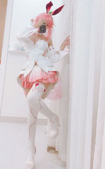 阿兰德龙去世